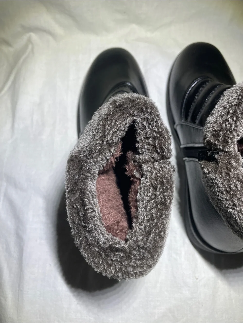 Black Faux-Leather Winter Ankle Boots with Gray Faux-Fur Cuff US women’s 4.5